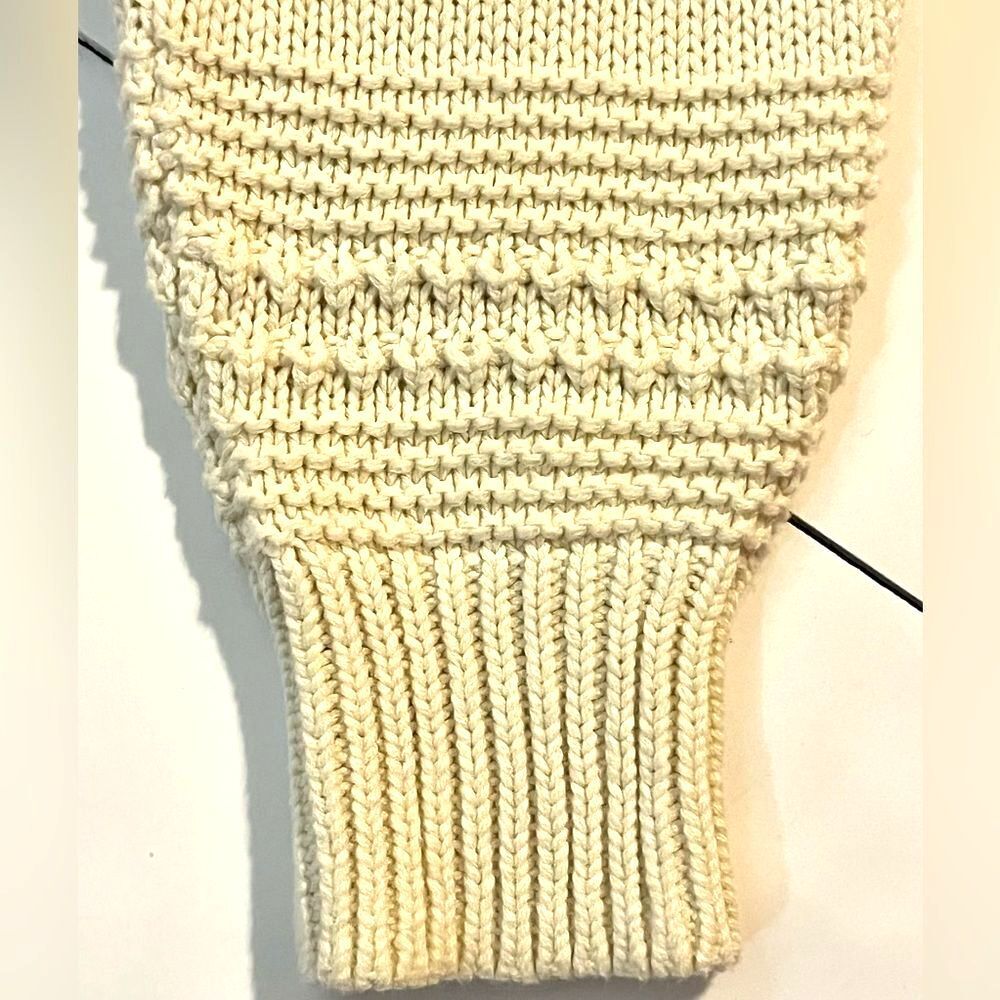 Universal Thread Women’s Cream Knit Warm Cozy Sweater Size Small - Picture 4 of 14